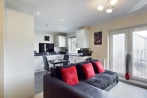 7 Gibbs Close, Greenfield, Oldham, OL3 7PN