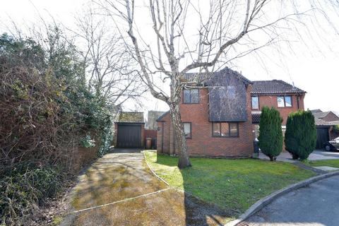 2 bedroom semi-detached house to rent, Dee Close, CHANDLERS FORD SO53