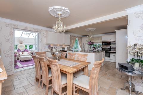 4 Godfrey Drive, Fradley, Lichfield, WS13 8TJ