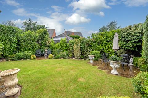 4 Godfrey Drive, Fradley, Lichfield, WS13 8TJ