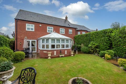 4 Godfrey Drive, Fradley, Lichfield, WS13 8TJ