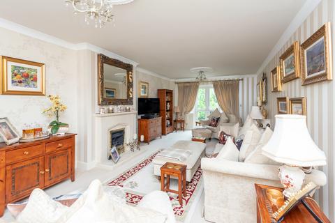 4 Godfrey Drive, Fradley, Lichfield, WS13 8TJ
