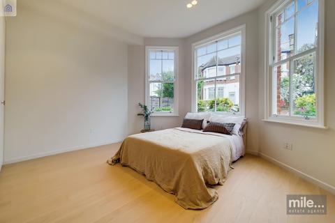 13a Sarre Road, London, NW2 3SN