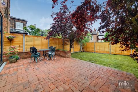 13a Sarre Road, London, NW2 3SN