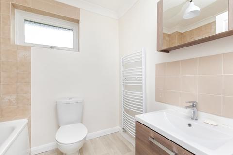 27 Kestrel Close, Winchester, SO22 4QF