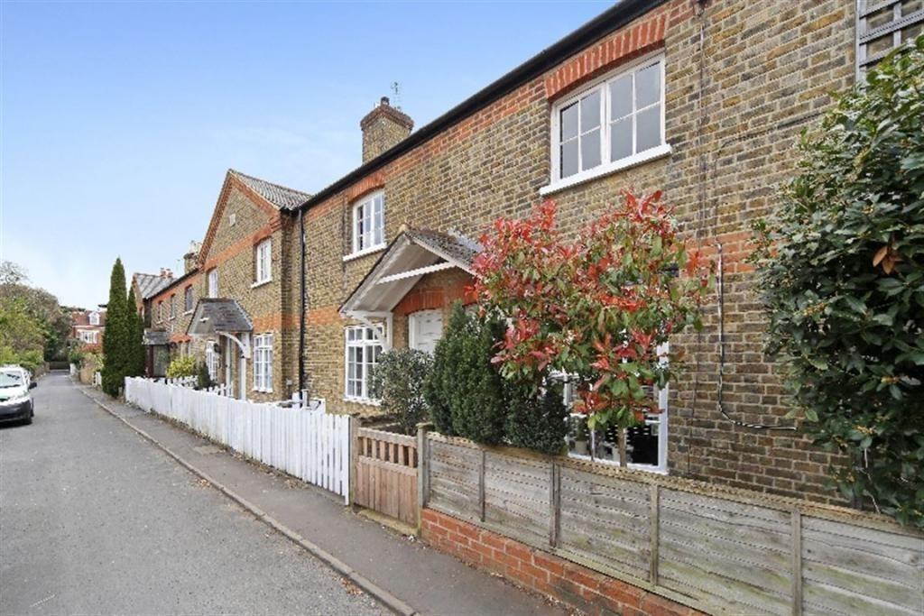 Richmond, Surrey 2 bed cottage £1,850 pcm (£427 pw)