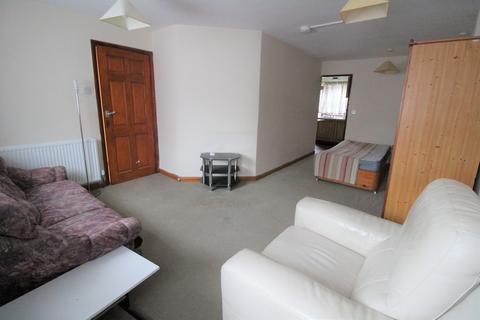 Studio to rent, Fairfield Road, West Drayton