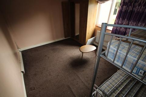 2 bedroom flat to rent, Langthorne House, Hayes