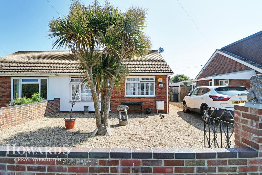 Arthur Avenue, Great Yarmouth 2 bed semidetached bungalow £235,000