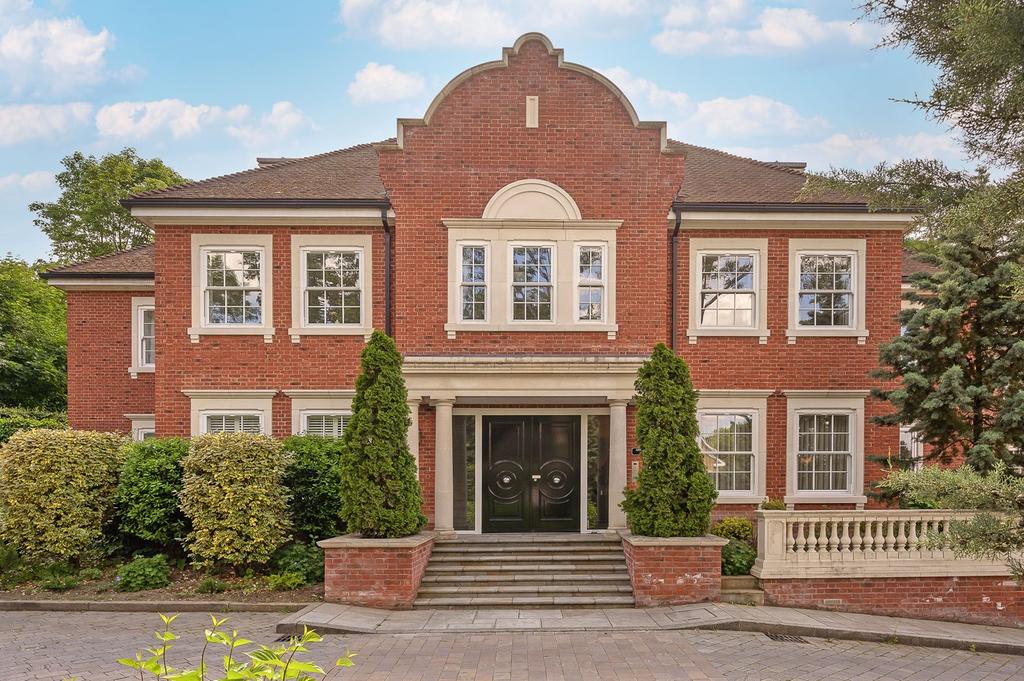 Leatherhead Road, Oxshott, Leatherhead, KT22 2 bed apartment £1,295,000