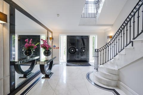 Oxshott Manor Leatherhead Road, Oxshott, Leatherhead, KT22 0JE