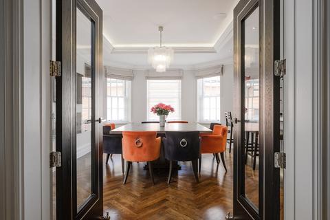 Oxshott Manor Leatherhead Road, Oxshott, Leatherhead, KT22 0JE