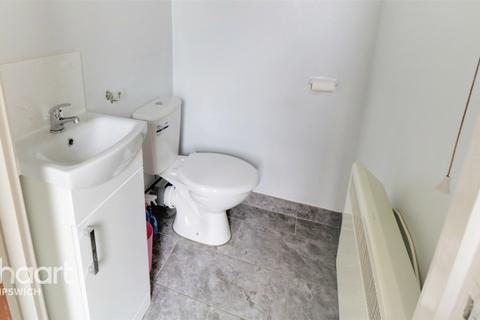7 Flindell Drive, Bramford, Ipswich, IP8 4ES