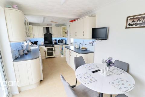 7 Flindell Drive, Bramford, Ipswich, IP8 4ES