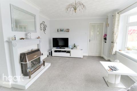 7 Flindell Drive, Bramford, Ipswich, IP8 4ES