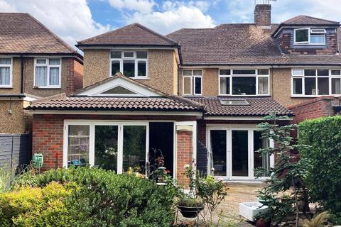 18 Avebury Avenue, Luton, LU2 7DT