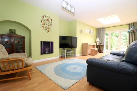18 Avebury Avenue, Luton, LU2 7DT