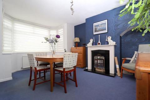 18 Avebury Avenue, Luton, LU2 7DT