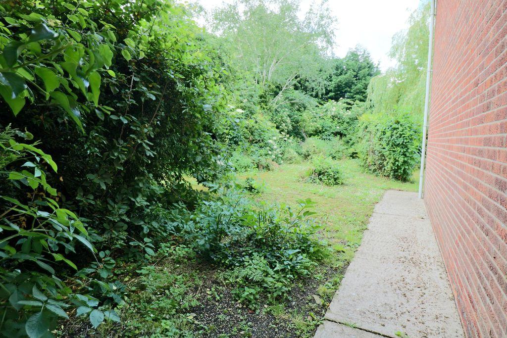 Garden at Side