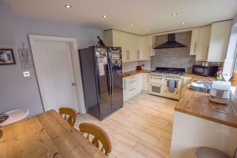 North Avenue, Farnworth, Bolton 3 bed semidetached house £179,950
