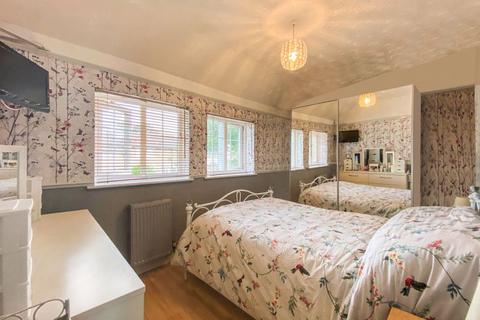 32 Dacre Avenue, Aveley, South Ockendon, RM15 4TL