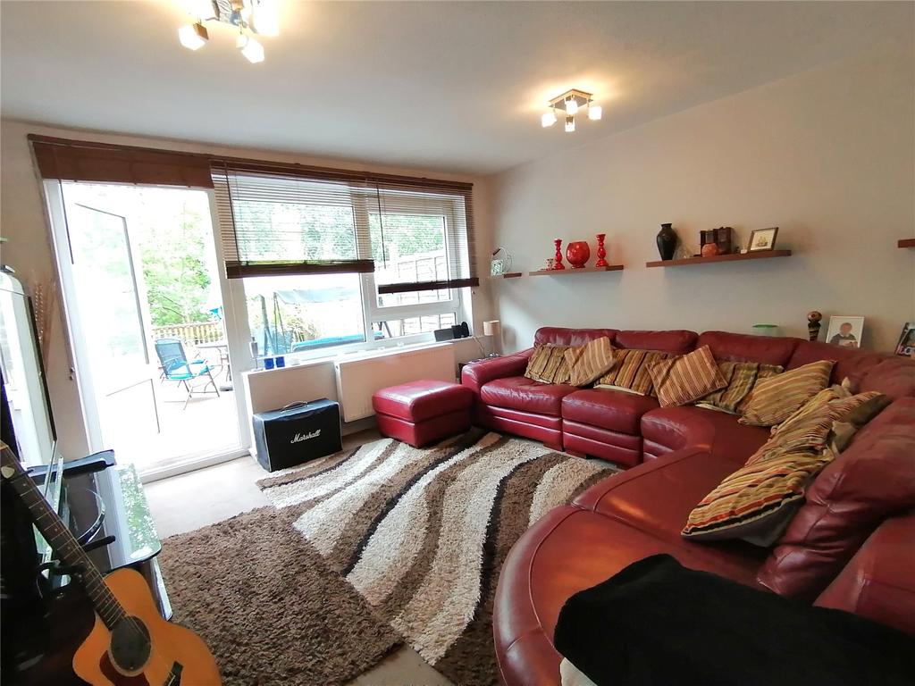 Braybourne Close, Uxbridge, UB8 3 bed terraced house £400,000