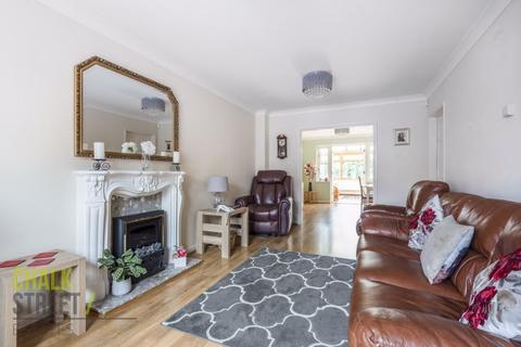 35 Spingate Close, Hornchurch, RM12 6SW