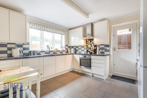 35 Spingate Close, Hornchurch, RM12 6SW