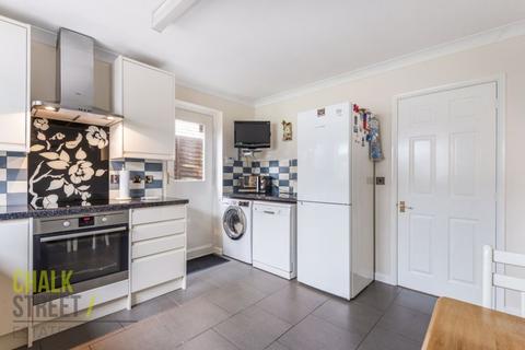 35 Spingate Close, Hornchurch, RM12 6SW