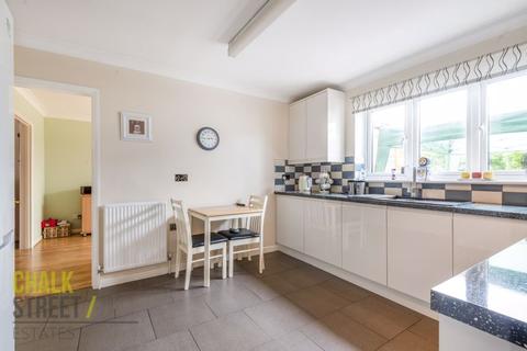 35 Spingate Close, Hornchurch, RM12 6SW
