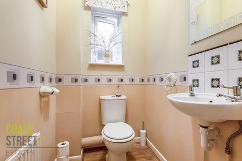 35 Spingate Close, Hornchurch, RM12 6SW