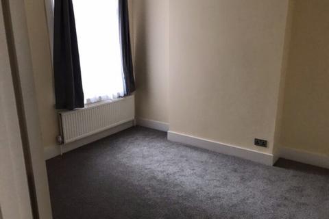 1 bedroom ground floor flat to rent, 36a Inglemere  Road Tooting