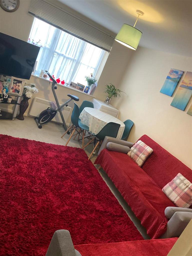 Martini Drive, Enfield 1 bed flat £1,200 pcm (£277 pw)