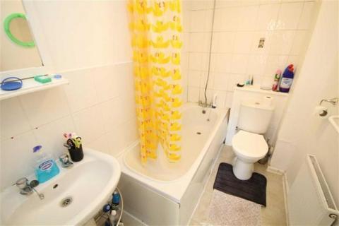 1 bedroom flat to rent, Crombey , Street, SwIndon, SN1