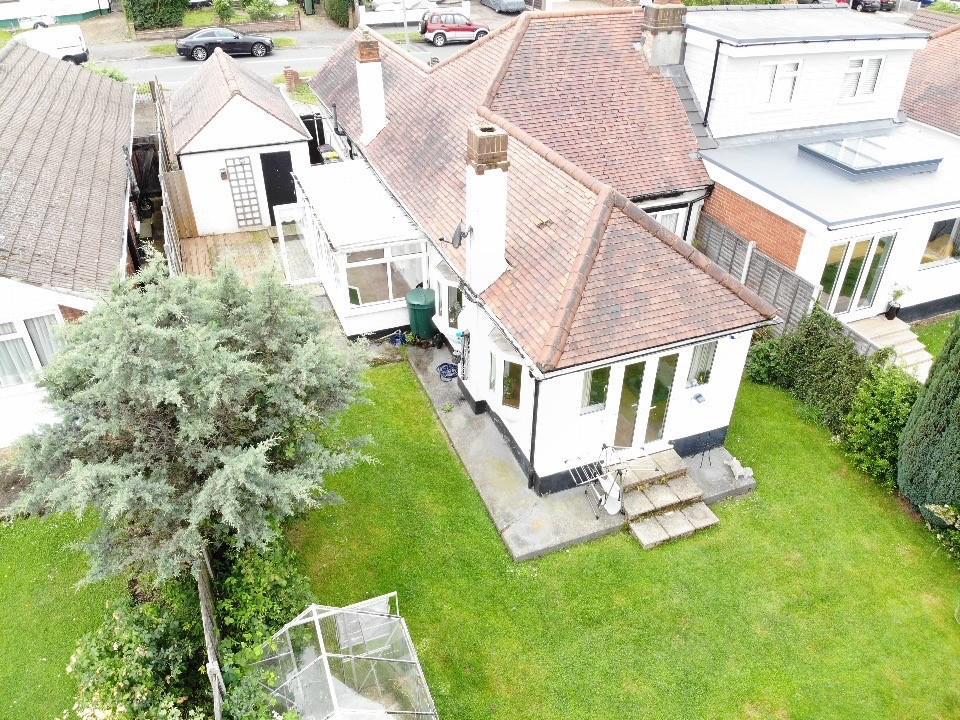 Grove Road, Rayleigh 3 bed semidetached bungalow £375,000