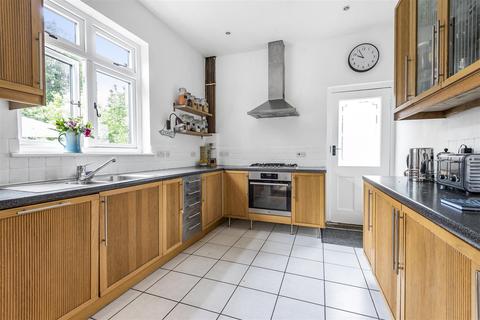 20 Ditton Road, Surbiton, KT6 6QZ