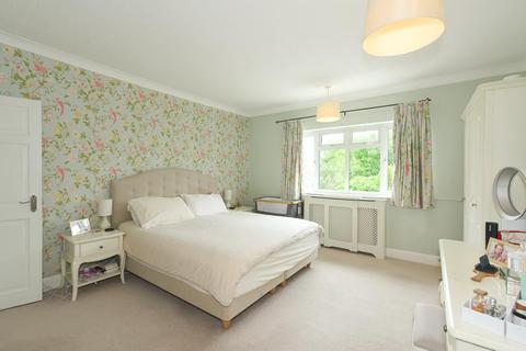 17 Windmill Avenue, Epsom, KT17 1LL
