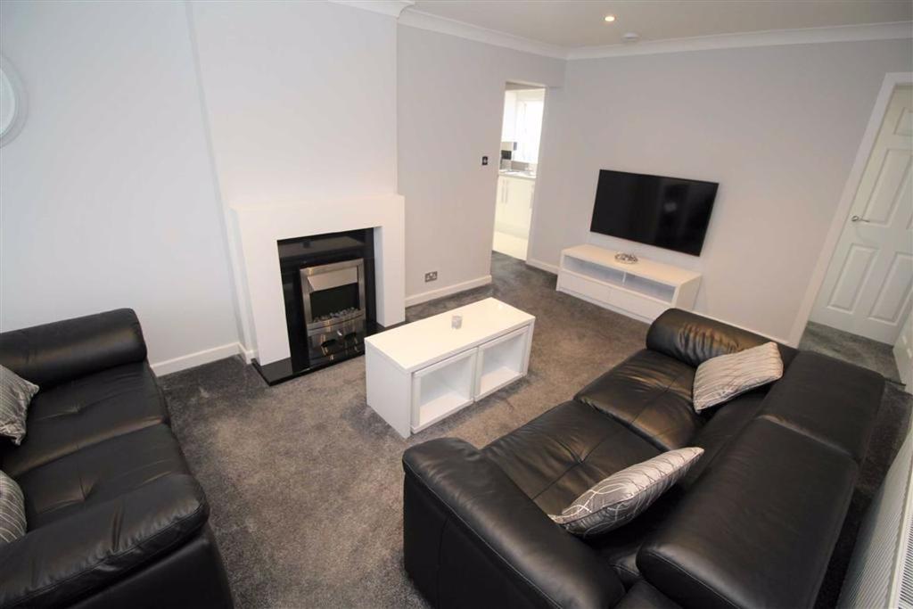 Dunrobin Drive, Gourock 1 bed flat £68,000