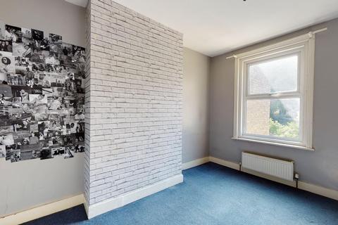 88 Linden Crescent, Folkestone, CT19 5SD
