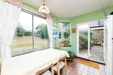 19 Blackacre Road, Theydon Bois, Epping, CM16 7LT