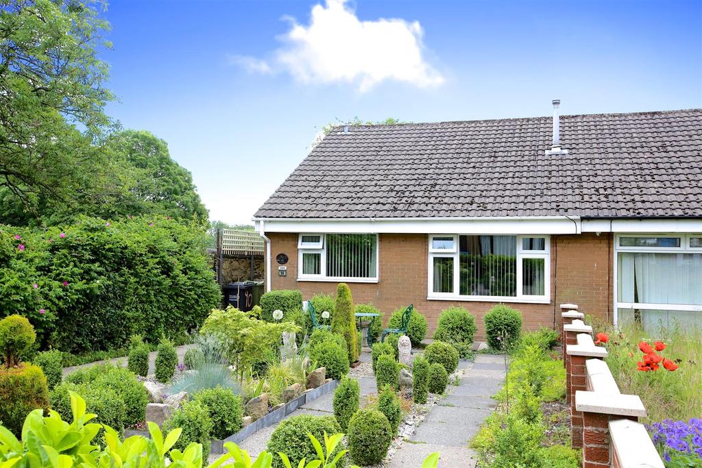 Esther Street, Oldham 3 bed semidetached bungalow £180,000
