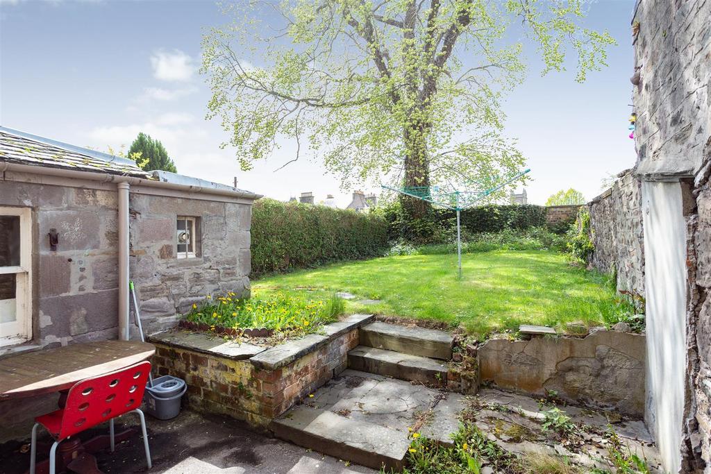 Springfield, Dundee 5 bed house £270,000