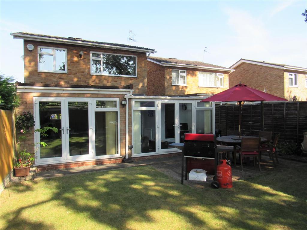 Ravenswood Drive South, Solihull 3 bed link detached house £385,000