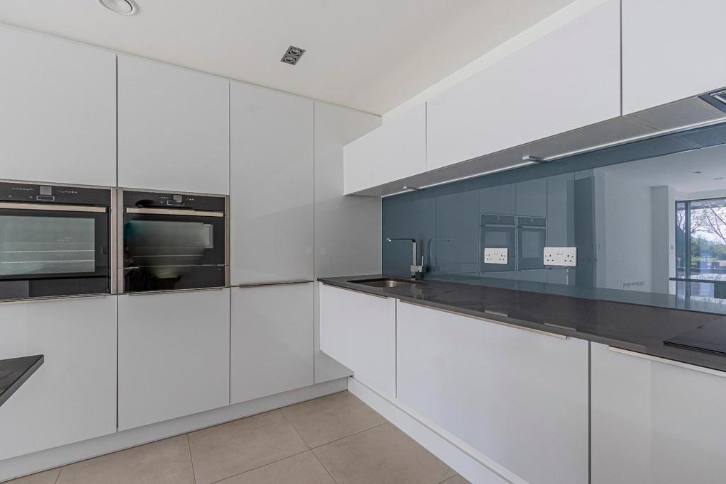 Severn Apartments 4-13.jpg