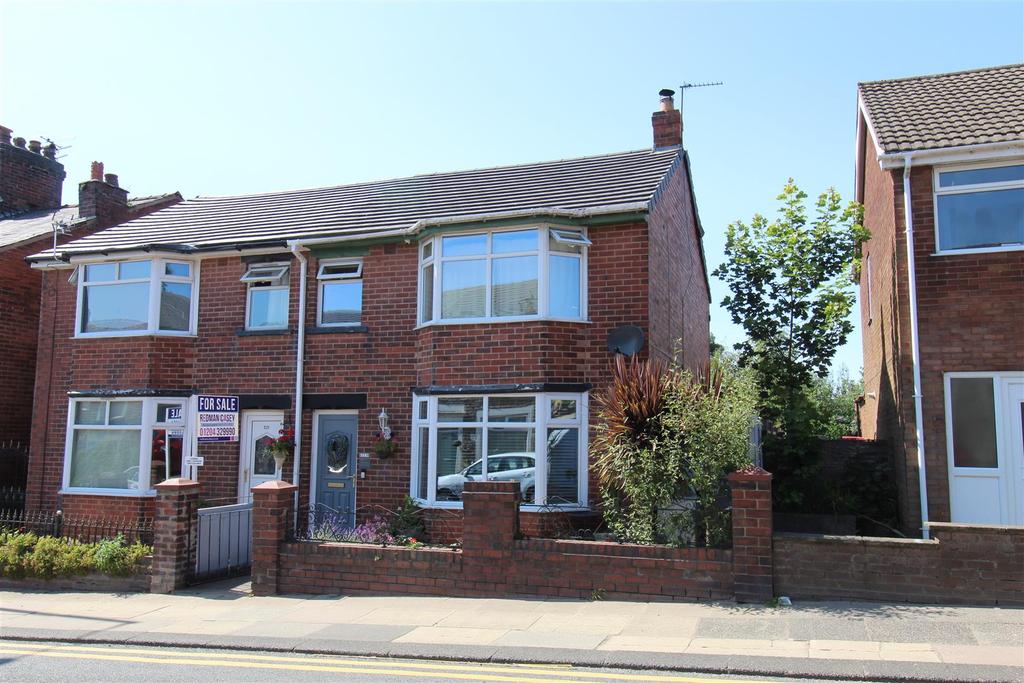 Crown Lane, Horwich, Bolton 3 bed semidetached house £195,000