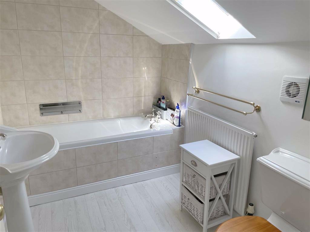 En Suite Bathroom