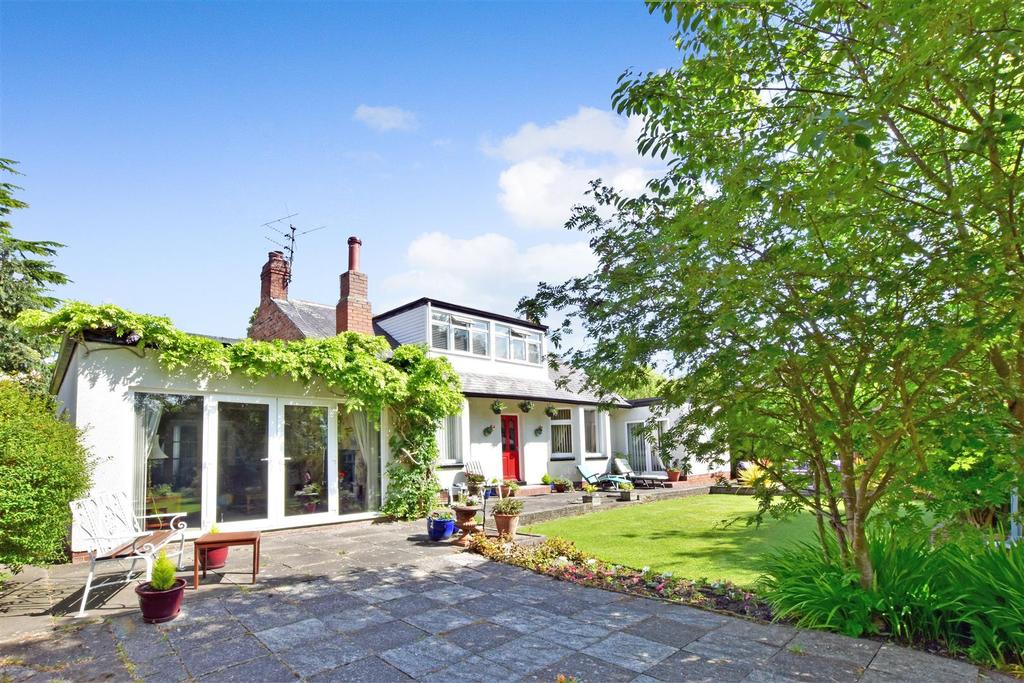 Sunderland Road, Cleadon, Sunderland 3 bed detached bungalow for sale £695,000
