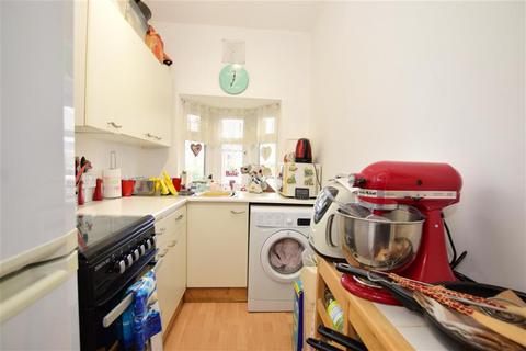 2a Carlton Drive, Ilford, IG6 1LU