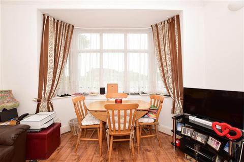 2a Carlton Drive, Ilford, IG6 1LU