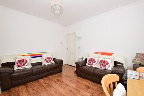 2a Carlton Drive, Ilford, IG6 1LU